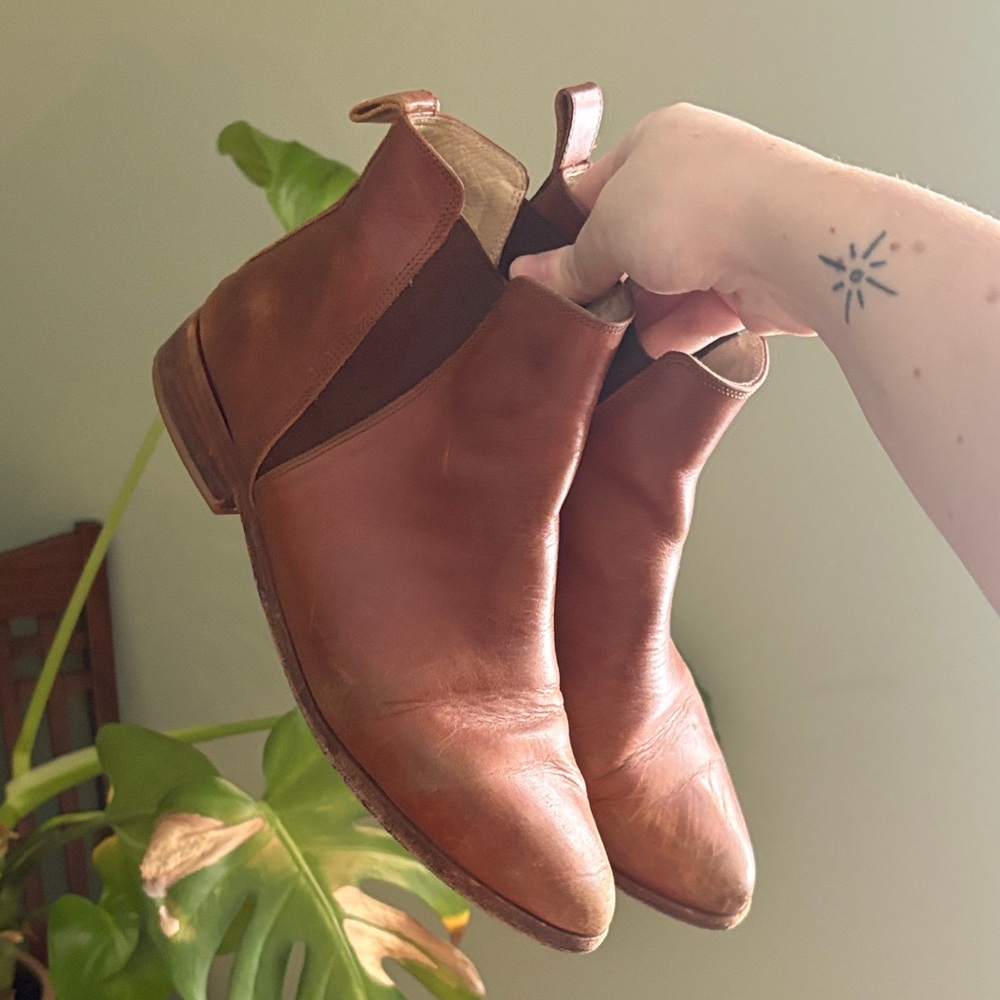 Nisolo Brown Leather Ankle Boots